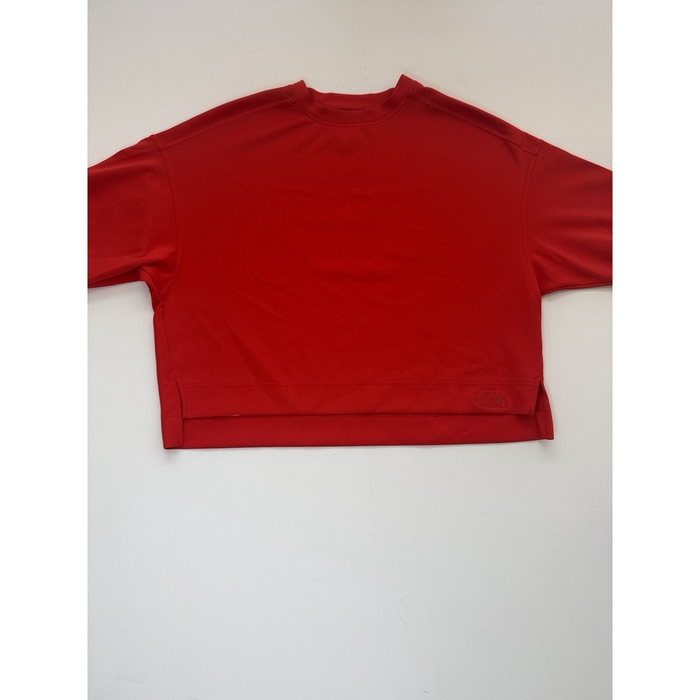 The North Face Women's Red Cropped T-Shirt M Polyester Relaxed Crew Neck